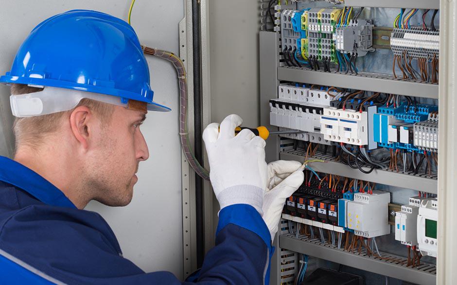 cherche électricien Les Clayes-sous-Bois